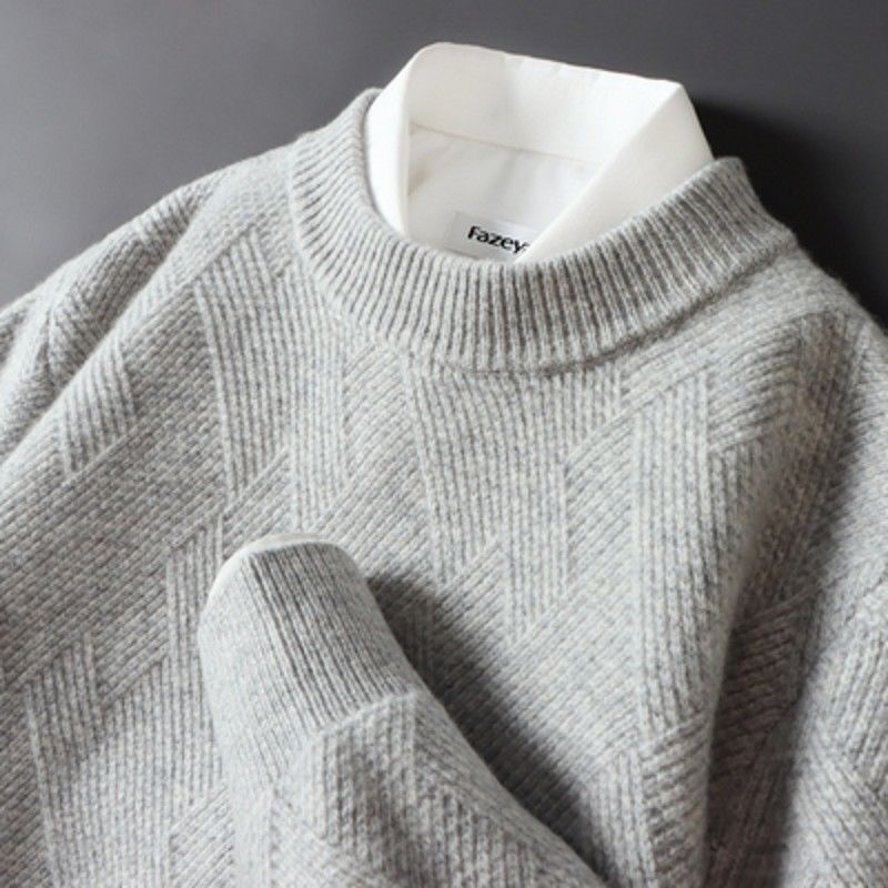 Loose Thick Jacquard Round Neck Men's Shirt